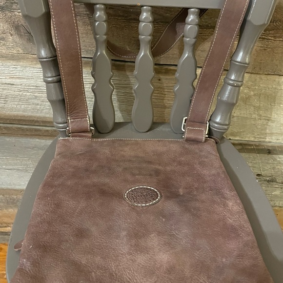 ROOTS VILLAGER - Picture 3 of 3